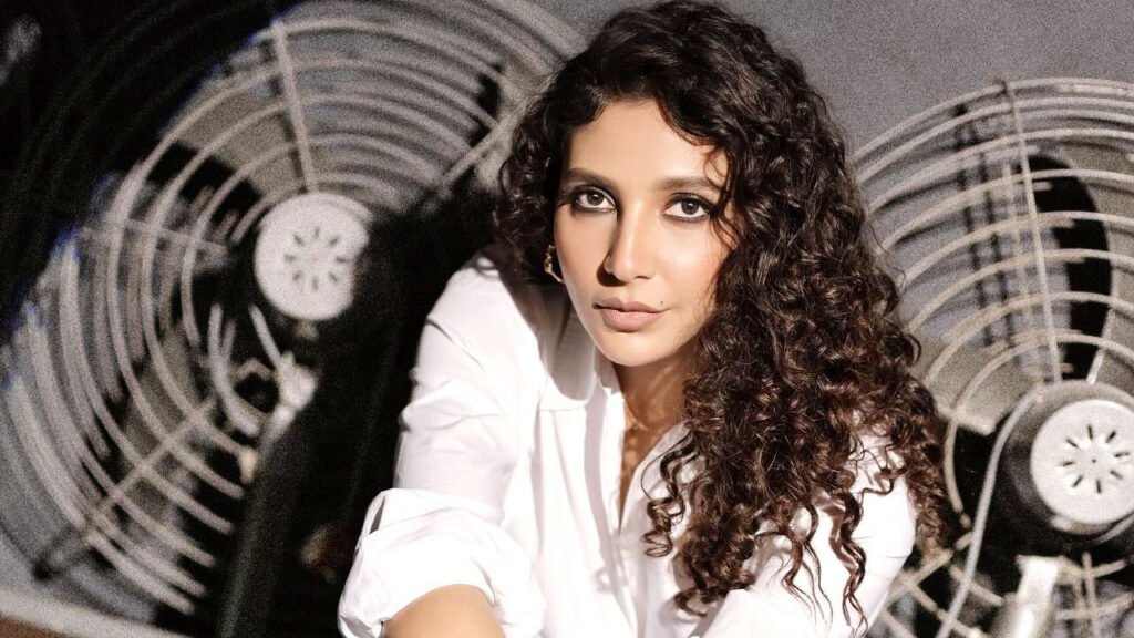 ‘লেডি সুপারস্টার’ শুভশ্রী