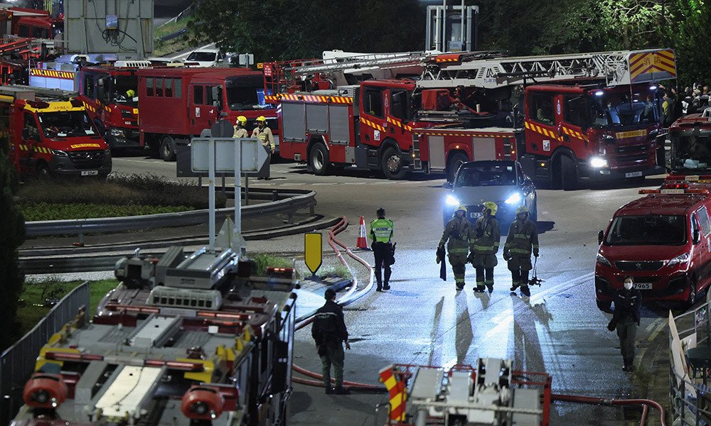 হংকংয়ের আবাসিক কমপ্লেক্সে ভয়াবহ অগ্নিকাণ্ডে নিহত ৯৪