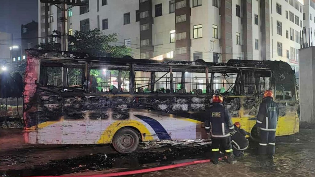 আশুলিয়ায় পার্কিং করা আলিফ পরিবহনের বাসে দুর্বৃত্তদের আগুন