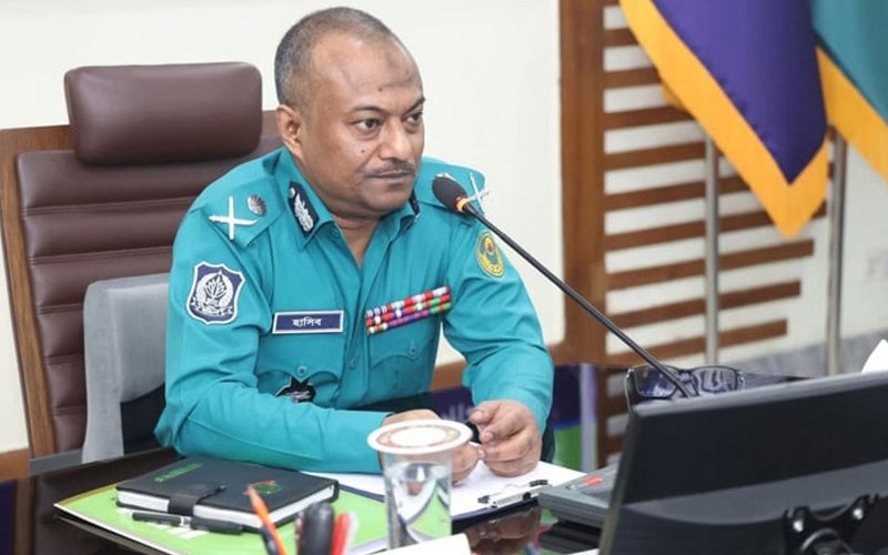 অস্ত্রধারী সন্ত্রাসী দেখামাত্র ব্রাশফায়ারের নির্দেশ সিএমপি কমিশনারের